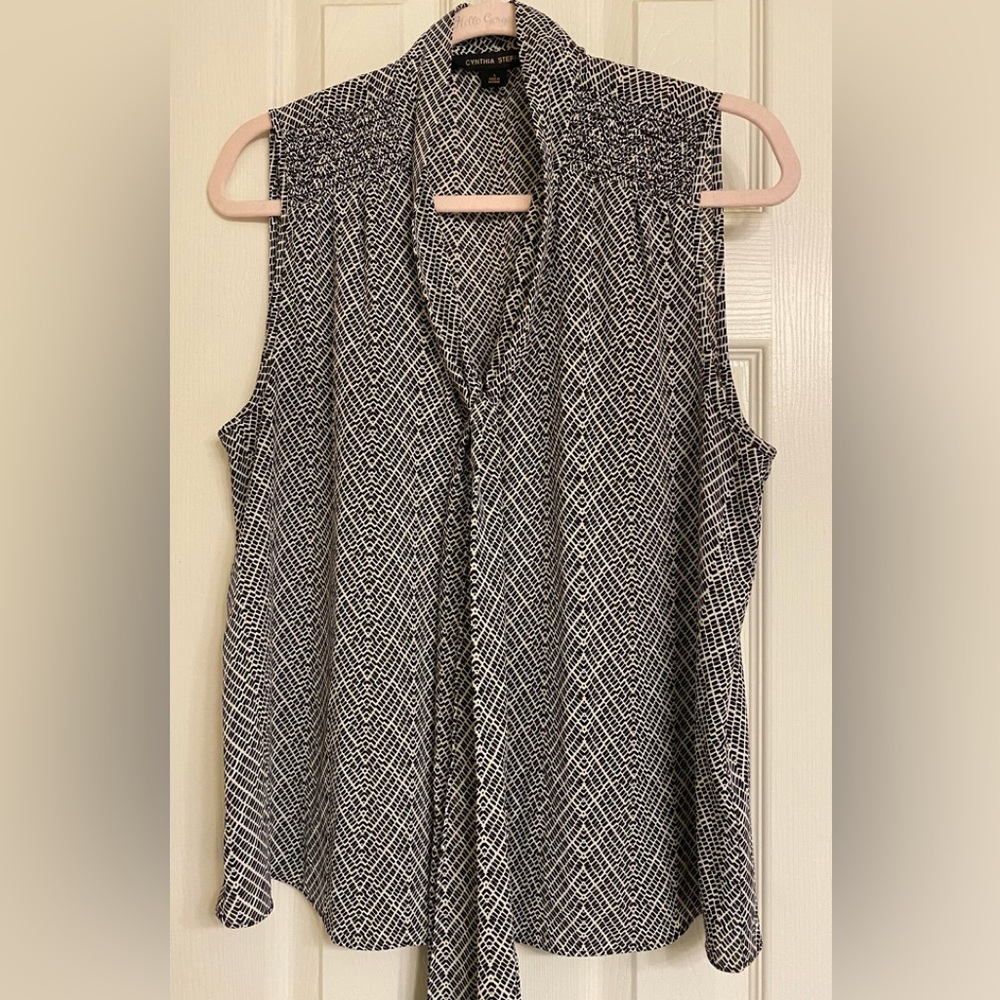 Cynthia Steffe sleeveless blouse top size L